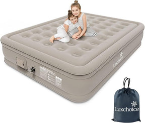 Double inflatable mattress with built-in pump