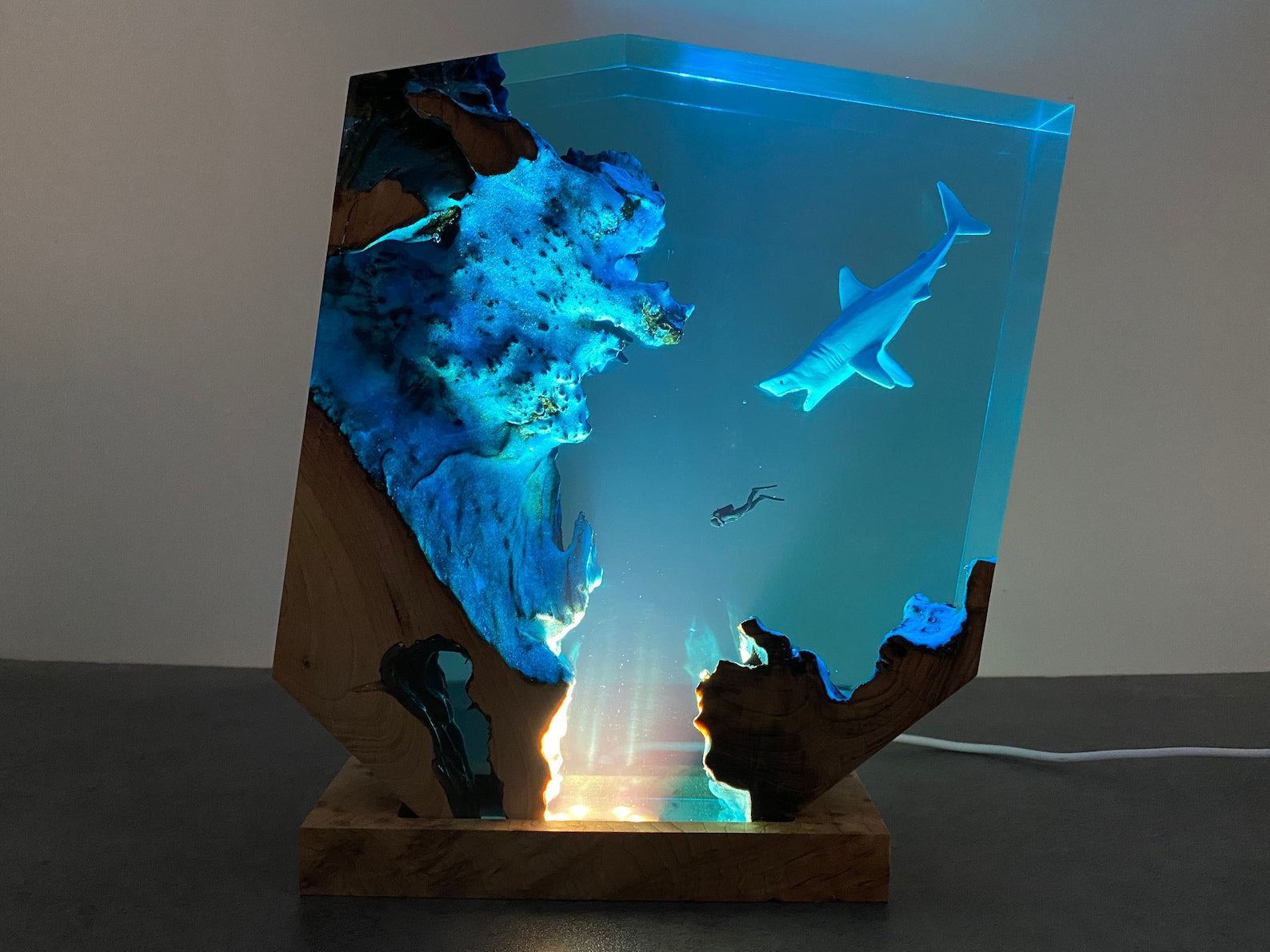 Sharks, divers, wood sculptures, epoxy resin lamp （ Best Gift 🎁 ）